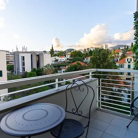 Guestready - Charming Retreat In * فونشال
